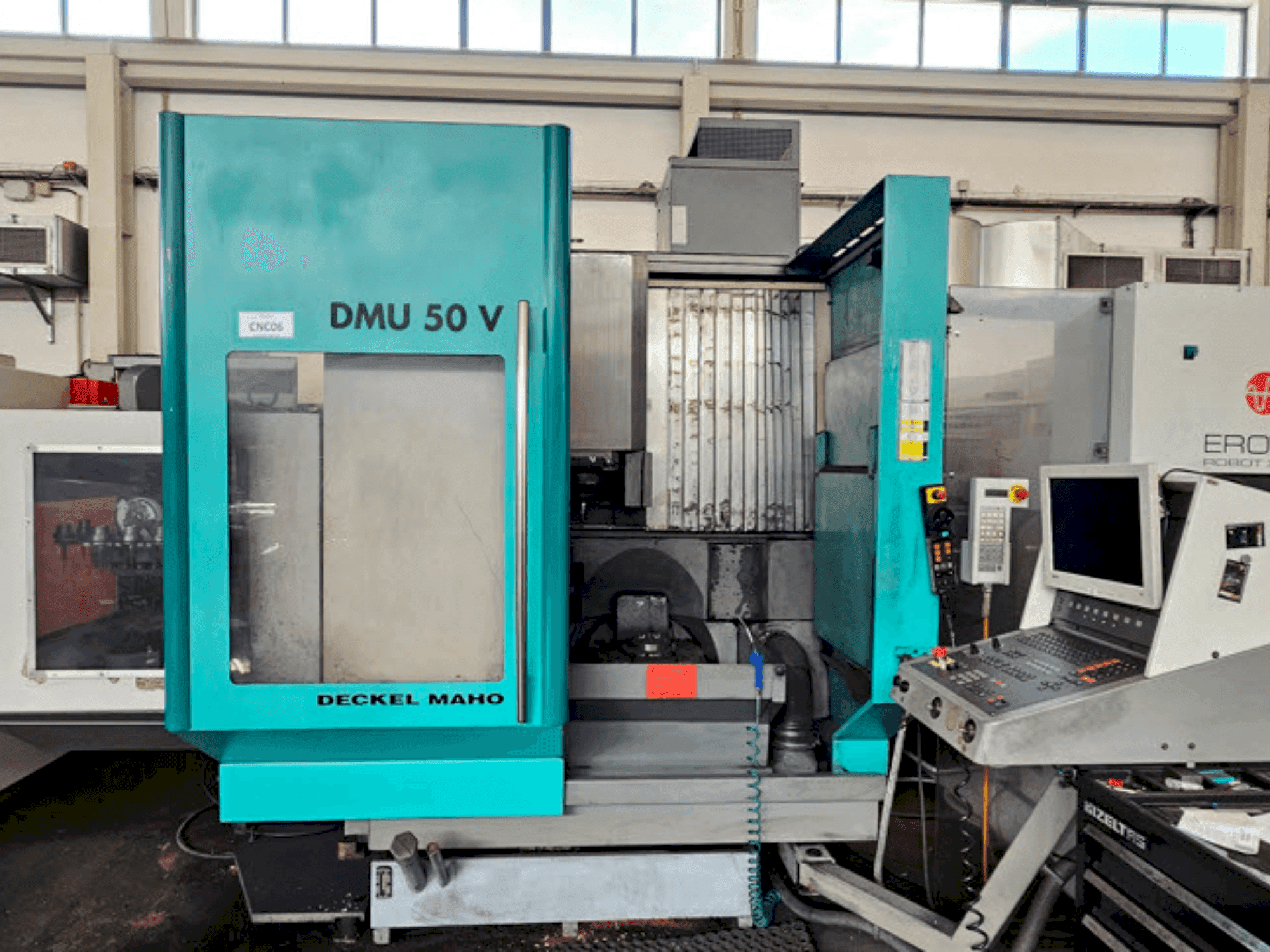 DECKEL MAHO DMU 50V Mašinos vaizdas iš priekio