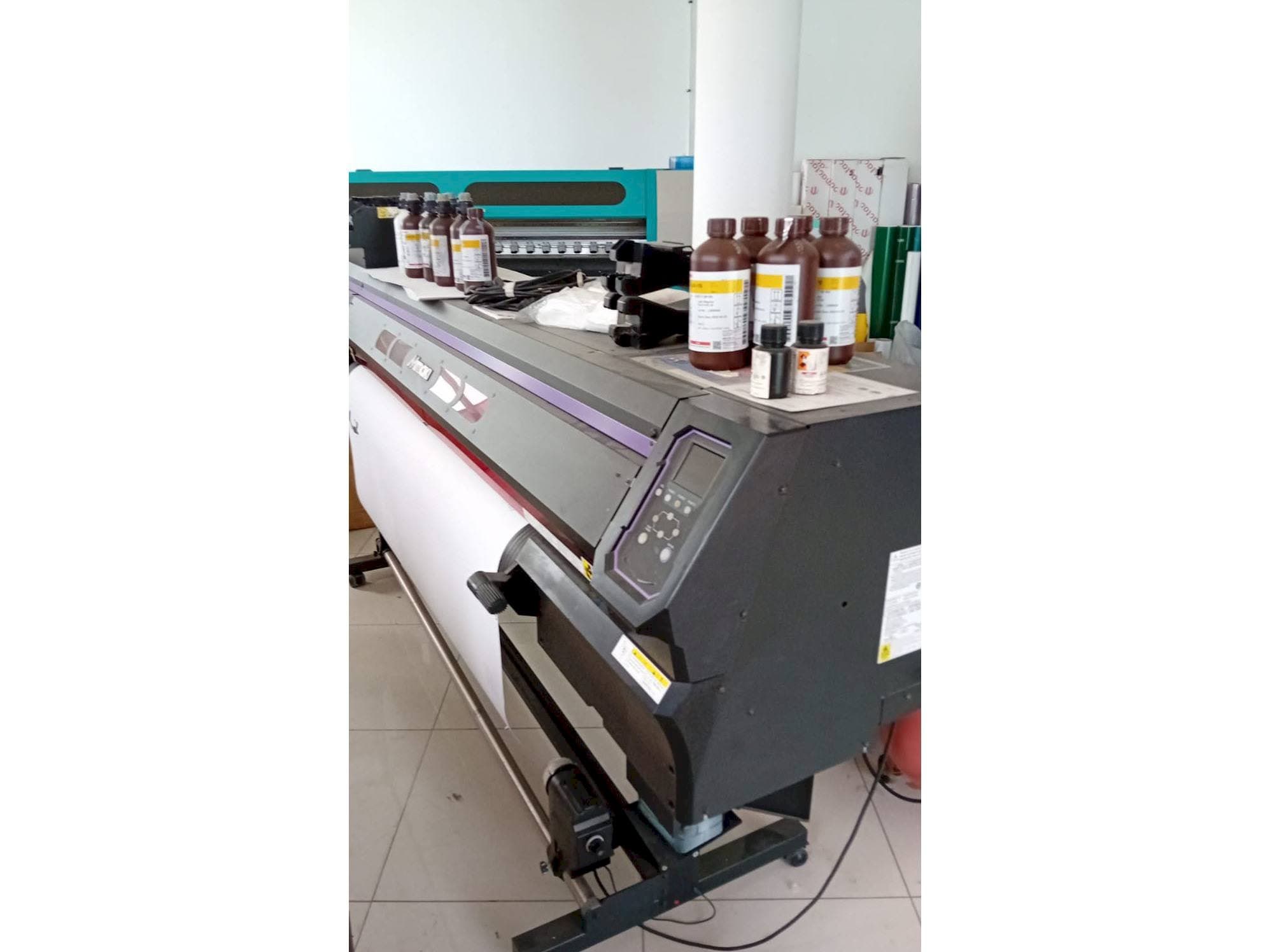 MIMAKI ucjv300-160 Mašinos vaizdas iš priekio