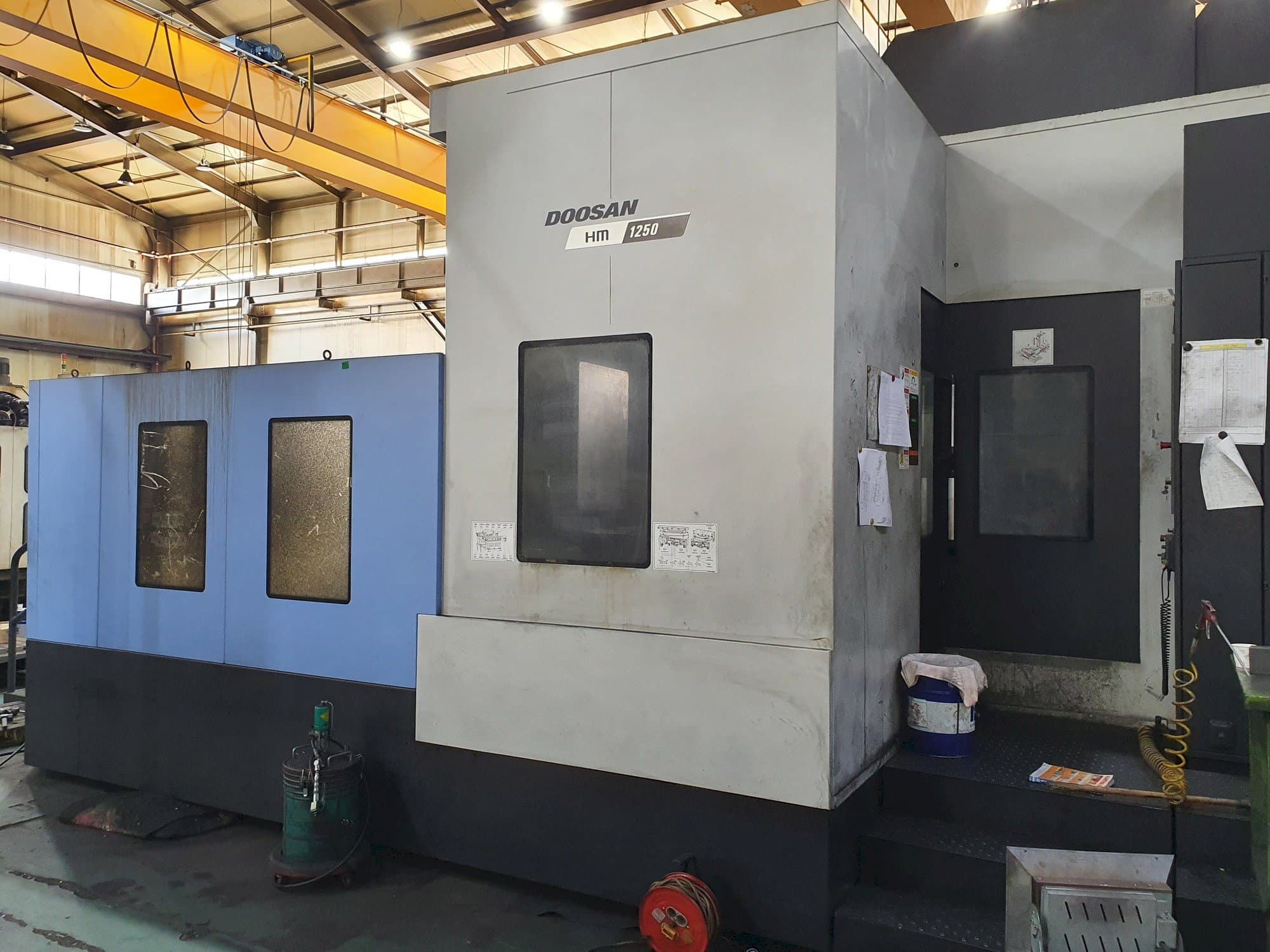 Doosan HM 1250 Mašinos vaizdas iš priekio