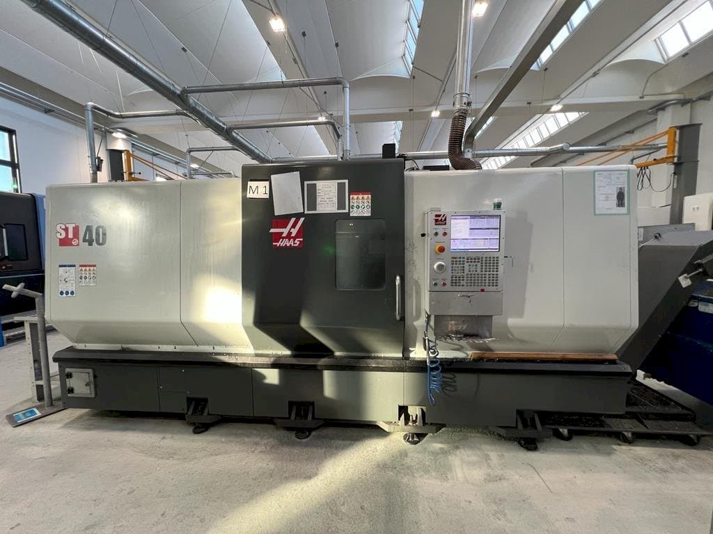 HAAS ST-40 Mašinos vaizdas iš priekio