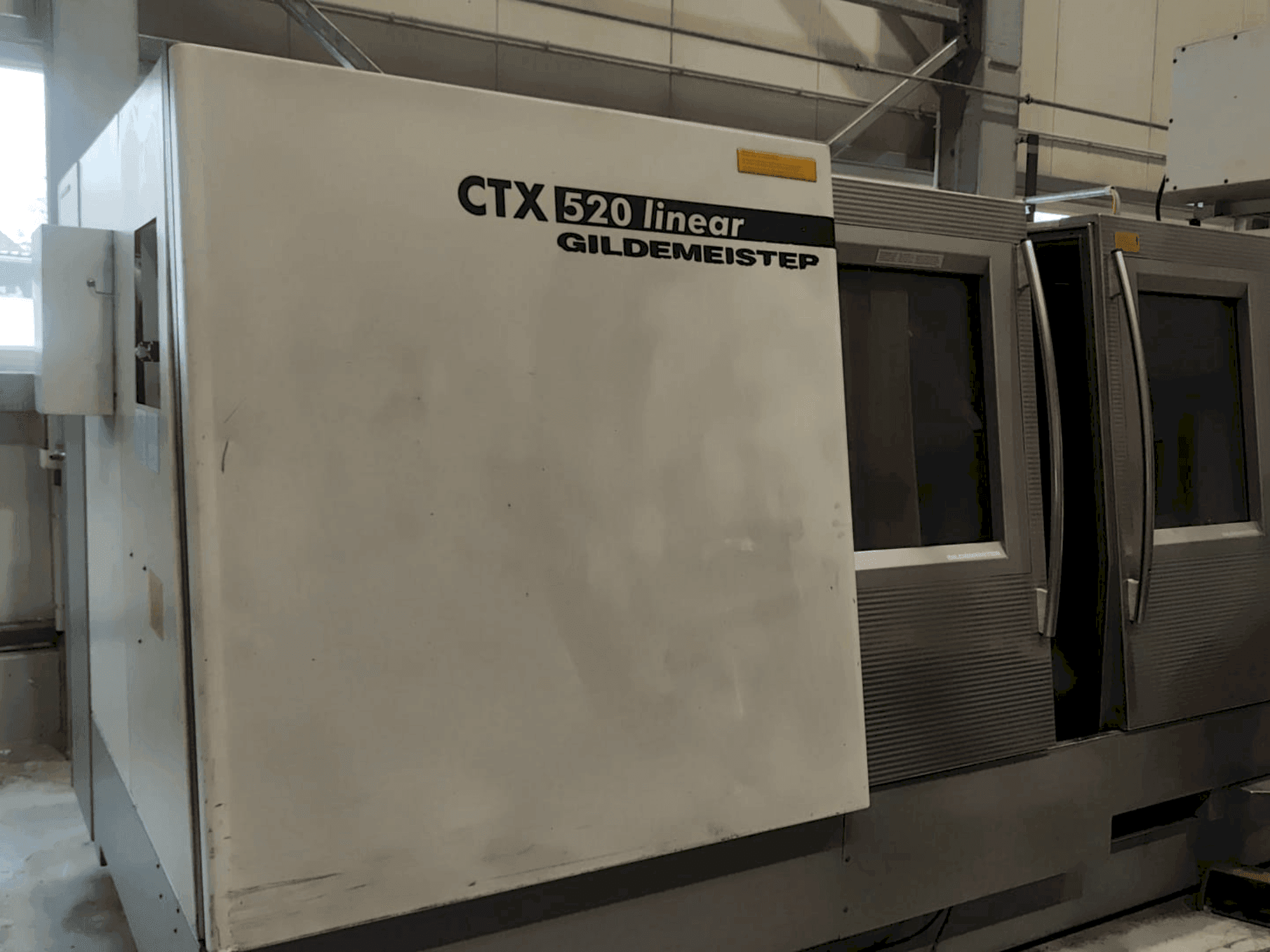 Gildemeister CTX 520 linear Mašinos vaizdas iš priekio