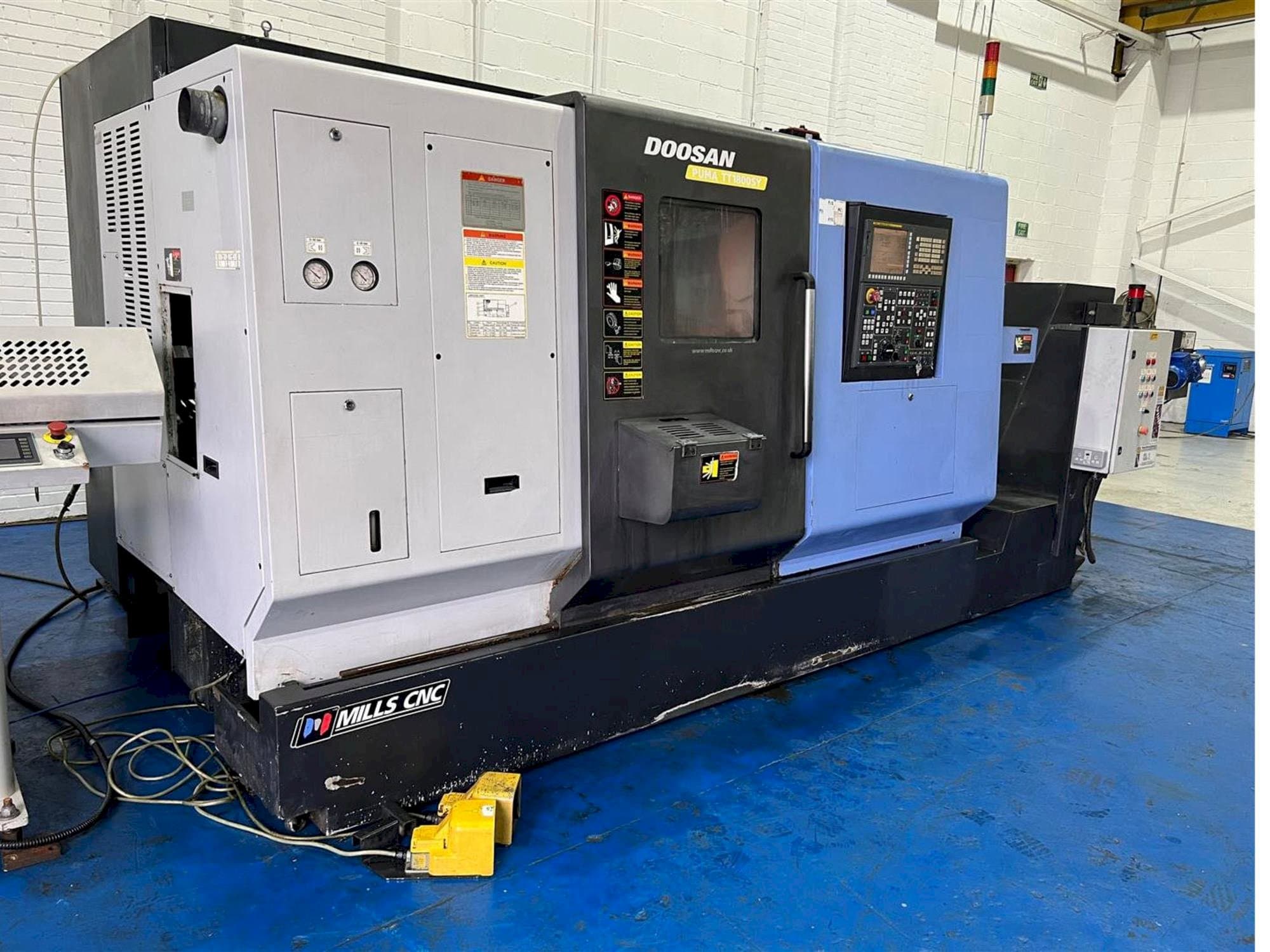 Doosan TT1800SY Mašinos vaizdas iš priekio
