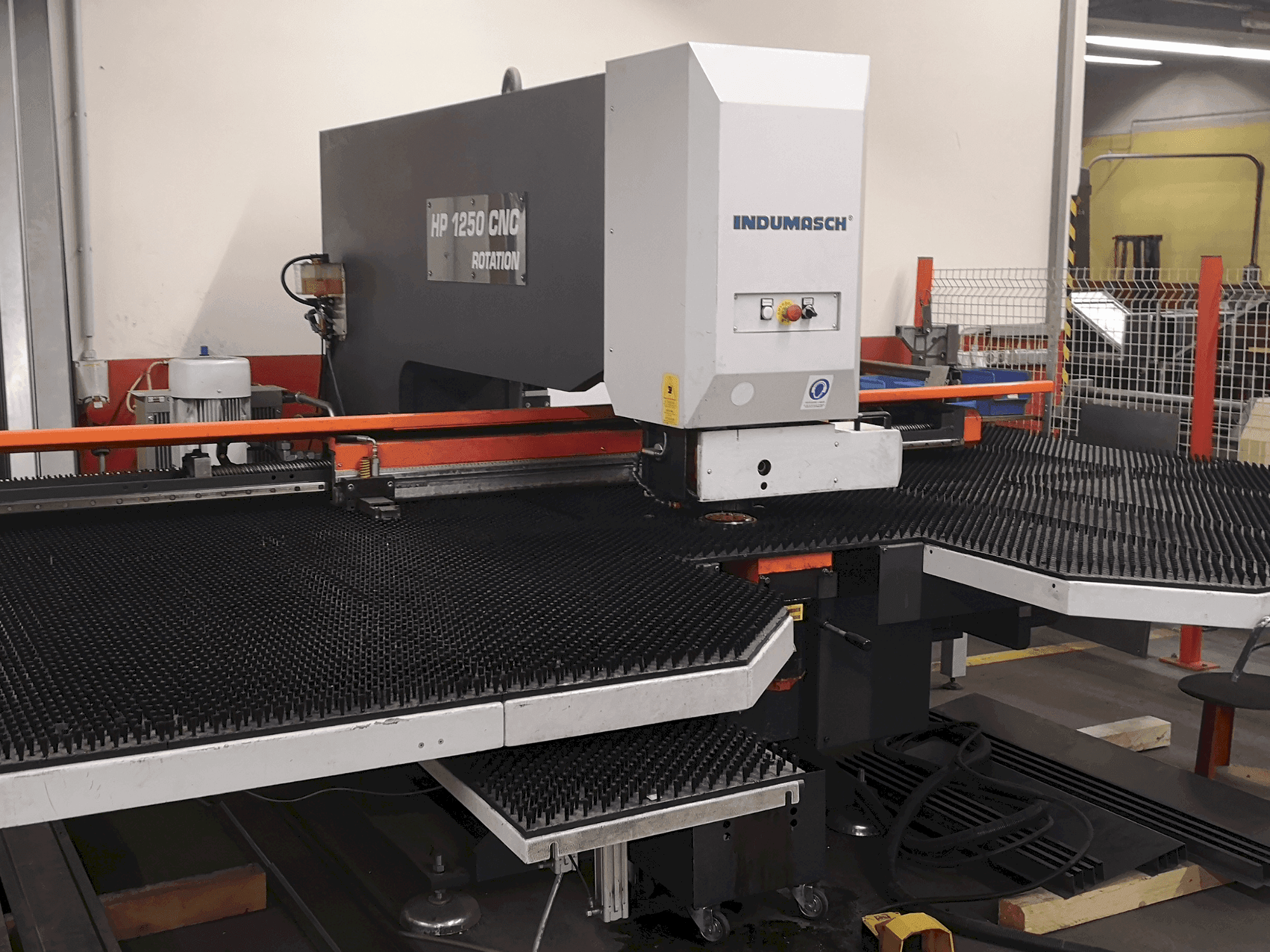 IMAC HP 1250 INDEX Mašinos vaizdas iš priekio