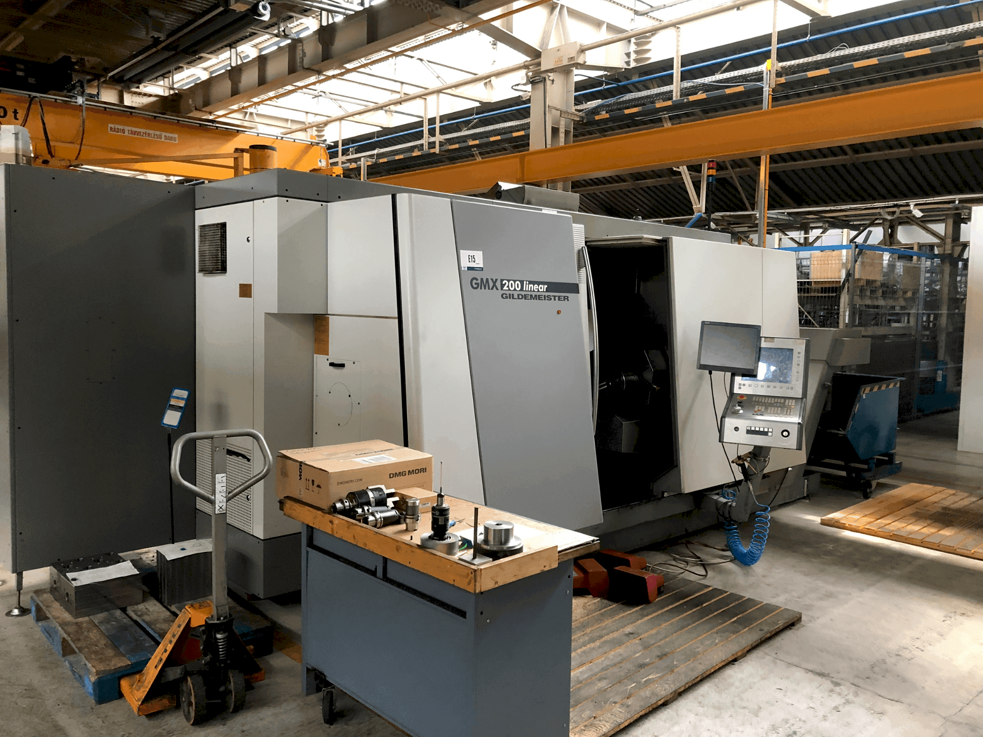 DMG MORI GMX 200 Linear (2004) Mašinos vaizdas iš priekio