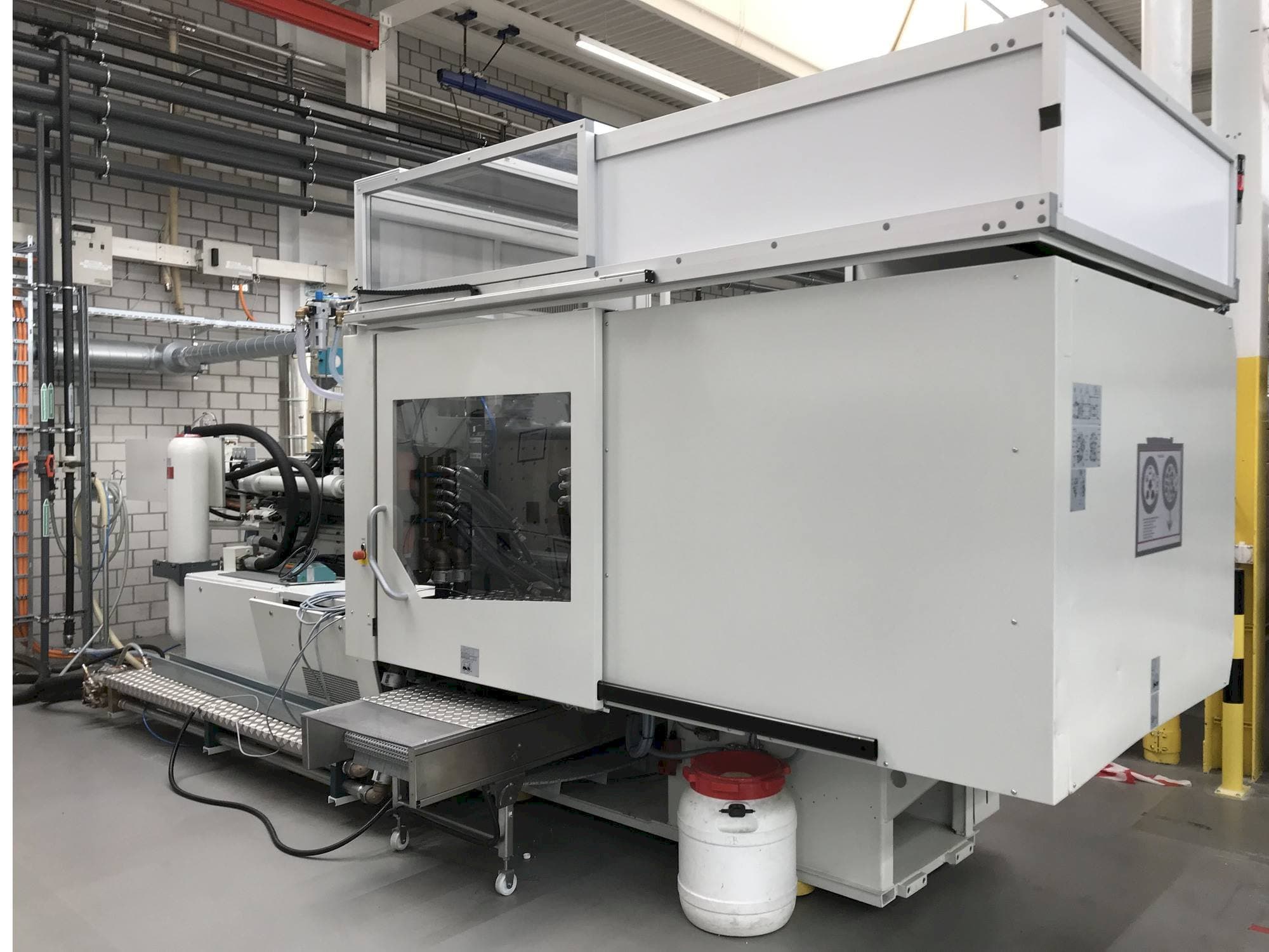 Sumitomo Demag EL-EXIS SP 200/560-675 Mašinos vaizdas iš priekio