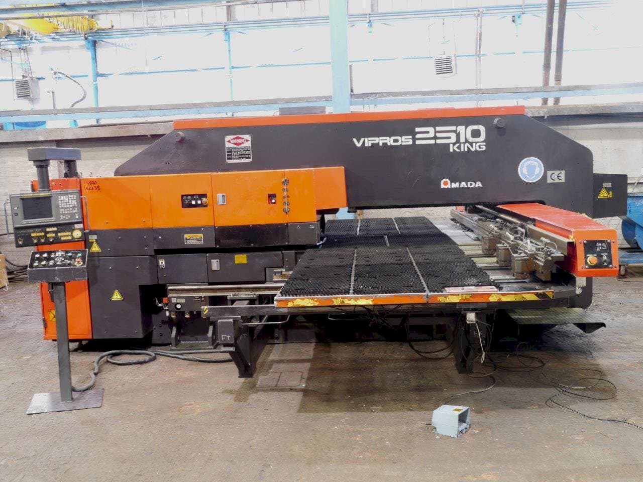 AMADA Vipros S2510 Mašinos vaizdas iš priekio