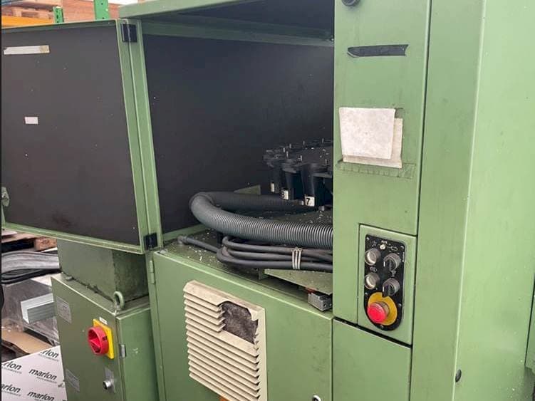 DECKEL FP4AT Mašinos vaizdas iš priekio