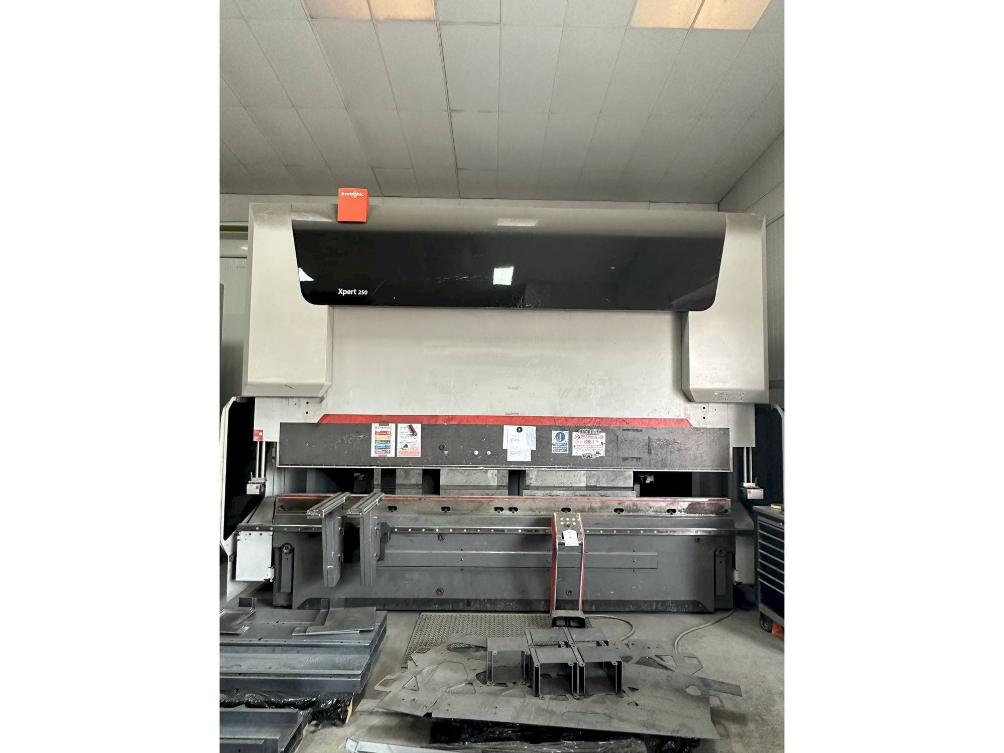 Bystronic Xpert 250/4100 Mašinos vaizdas iš priekio