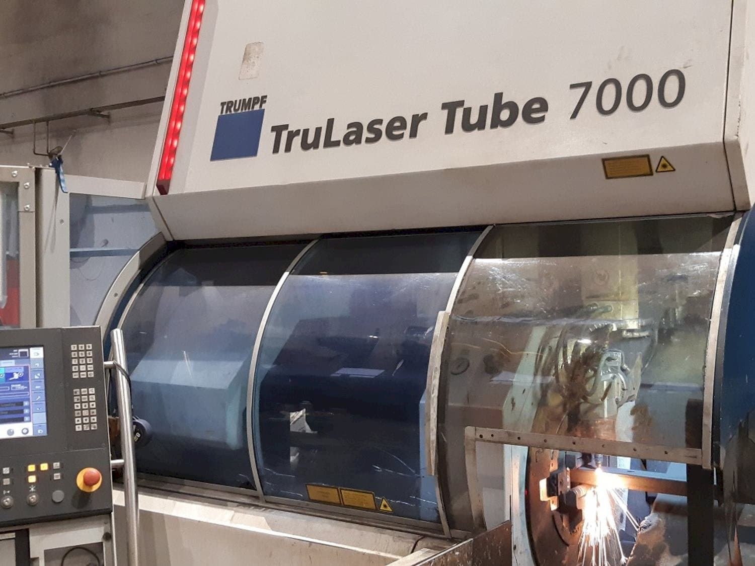 Trumpf TruLaser Tube 7000 Mašinos vaizdas iš priekio