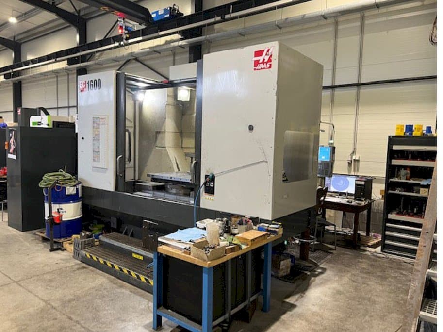 HAAS EC-1600 Mašinos vaizdas iš priekio