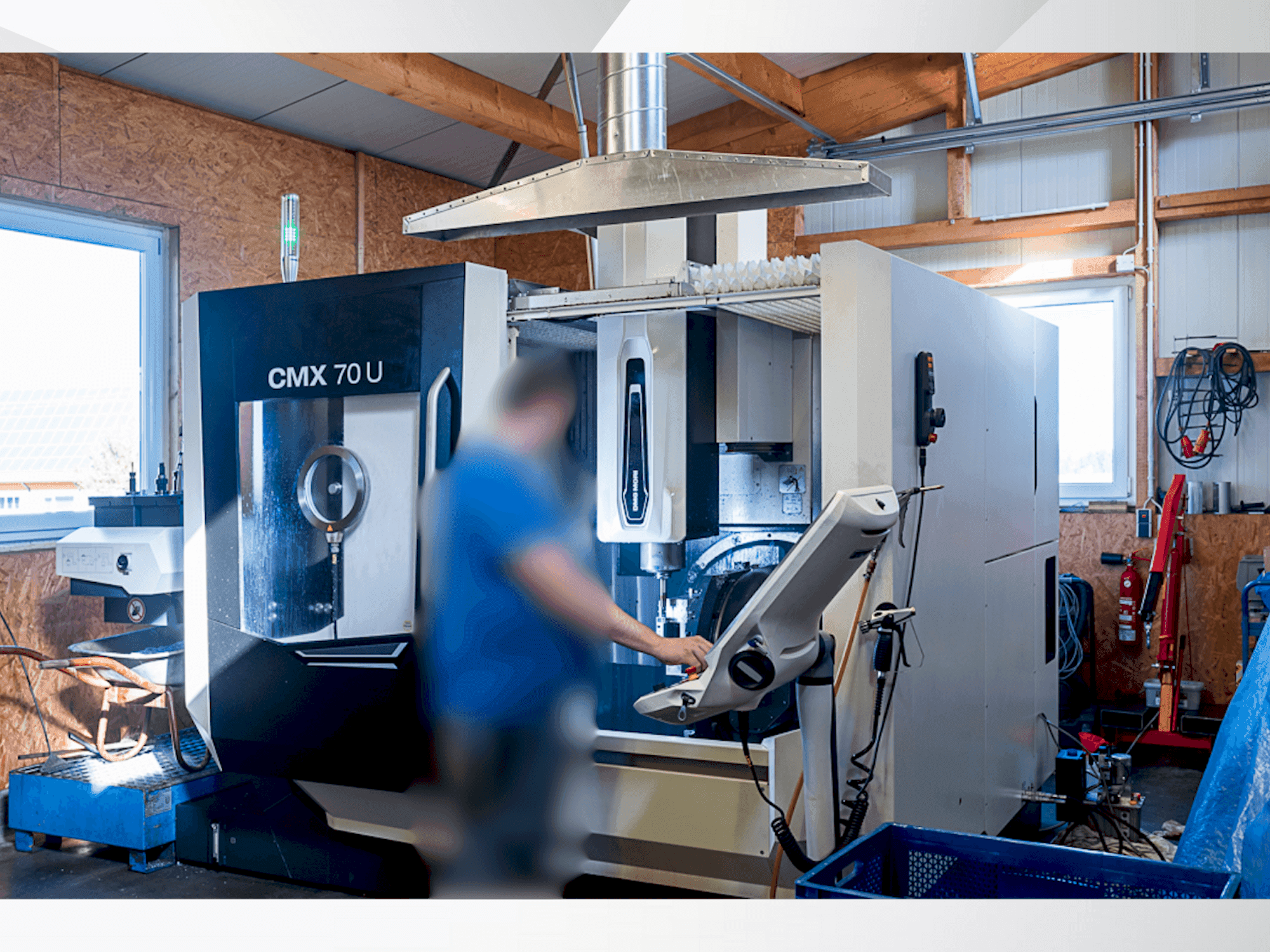 DMG MORI CMX 70 U Mašinos vaizdas iš priekio