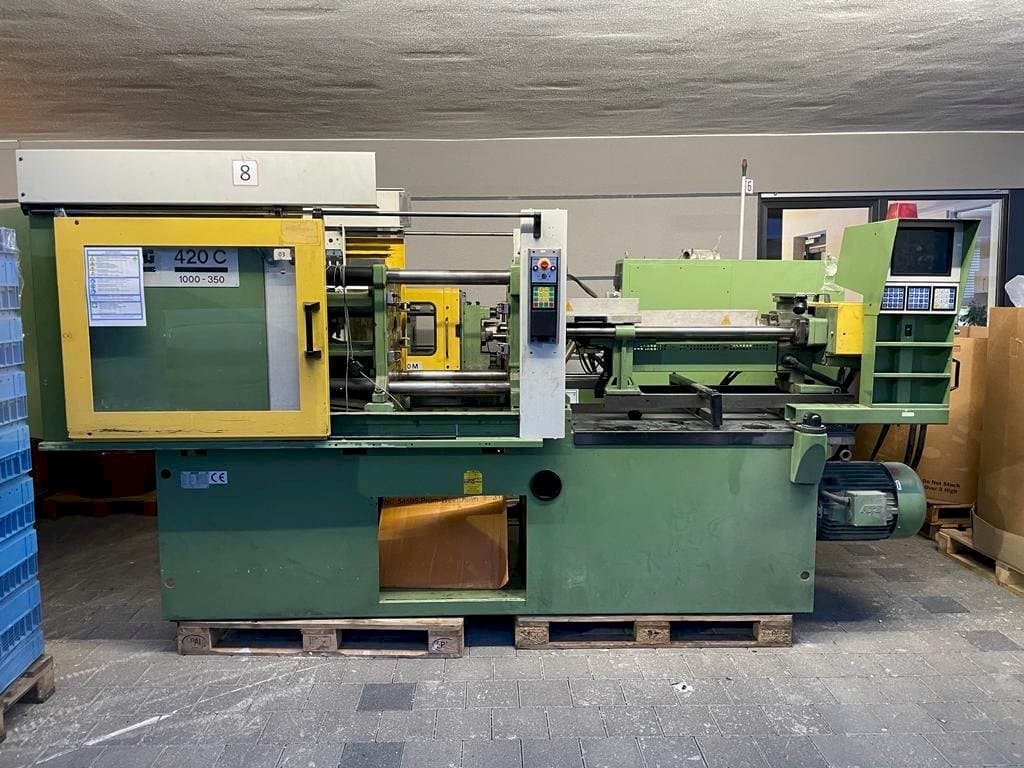 Arburg 420C mit Mašinos vaizdas iš priekio