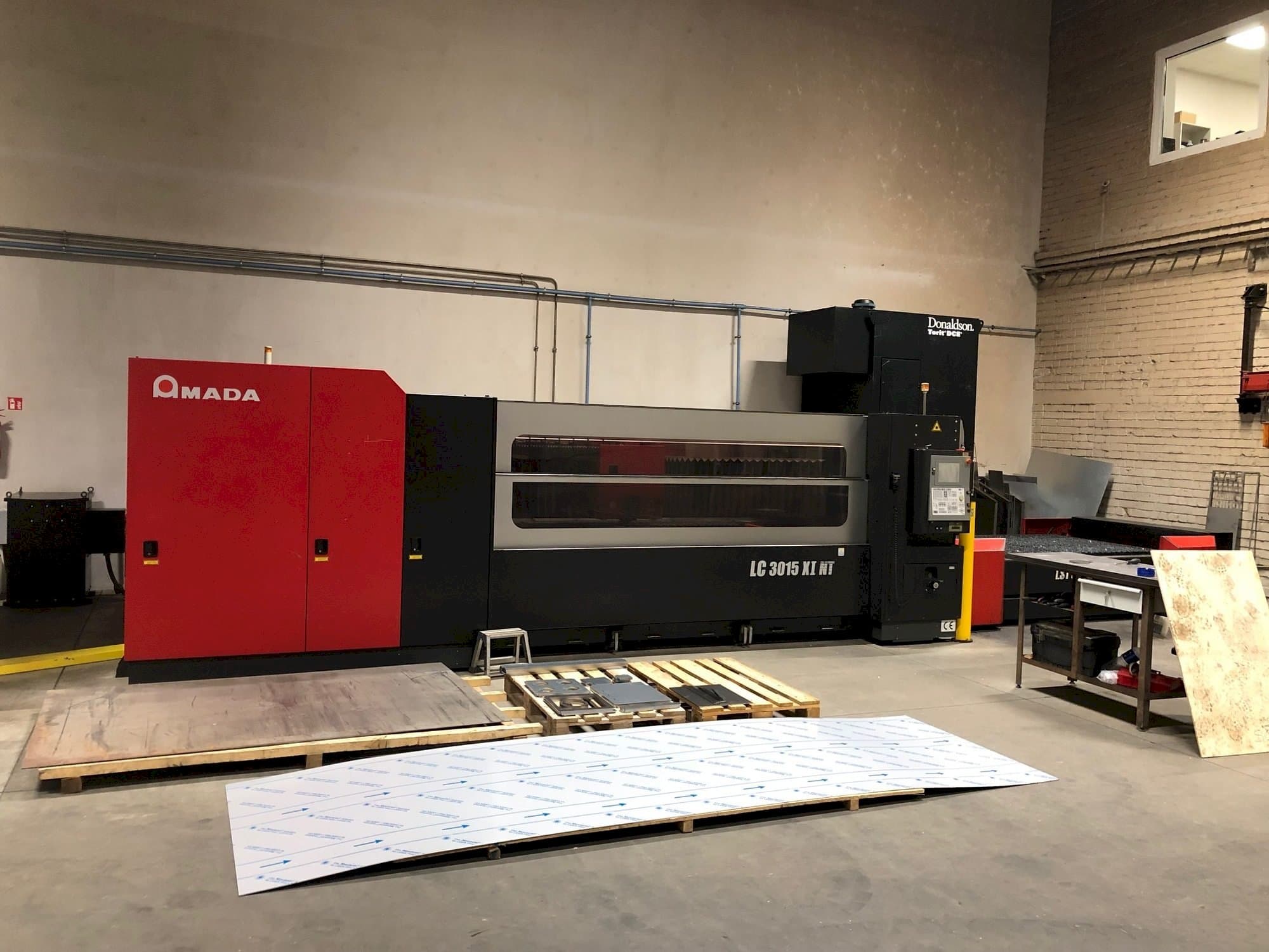 AMADA LC-3015 X1 NT Mašinos vaizdas iš priekio