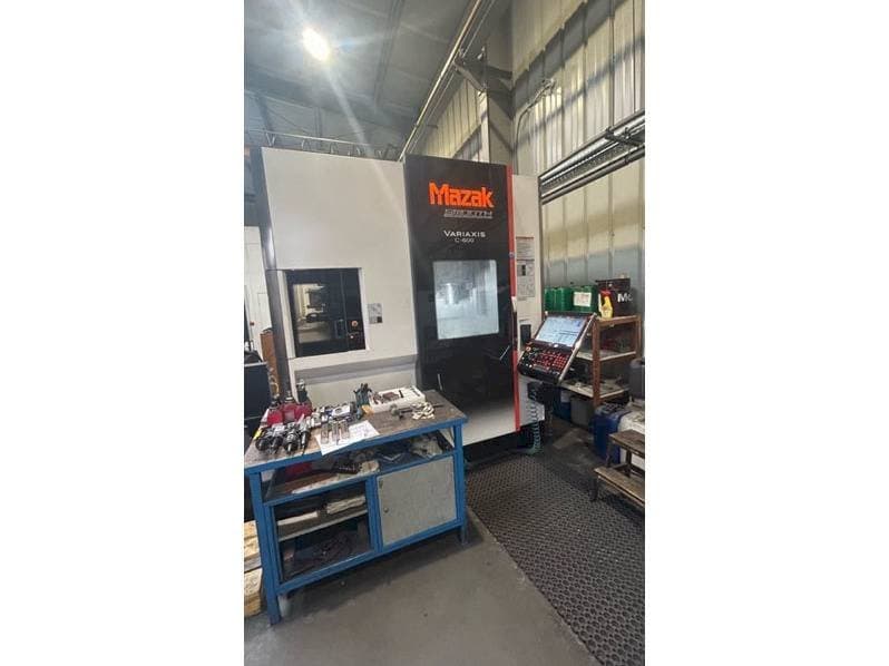 Mazak Variaxis C-600 Mašinos vaizdas iš priekio