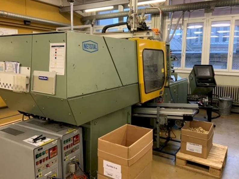 Netstal Synergy 600-110 Mašinos vaizdas iš priekio