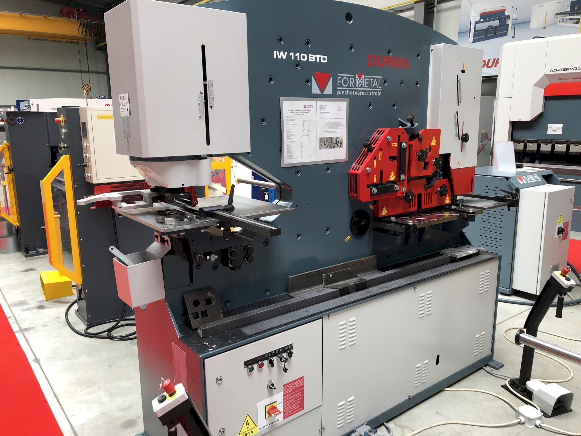 Durma IW 110/180 BTD Mašinos kairės pusės vaizdas