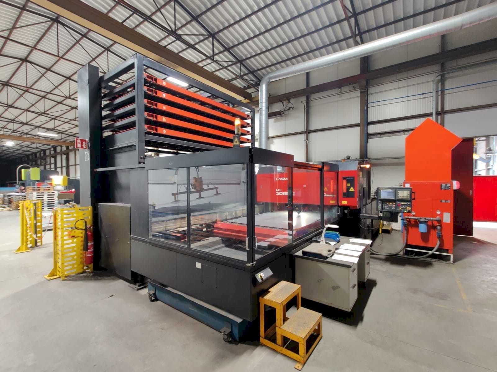 AMADA LC3015B3EU Mašinos vaizdas iš priekio