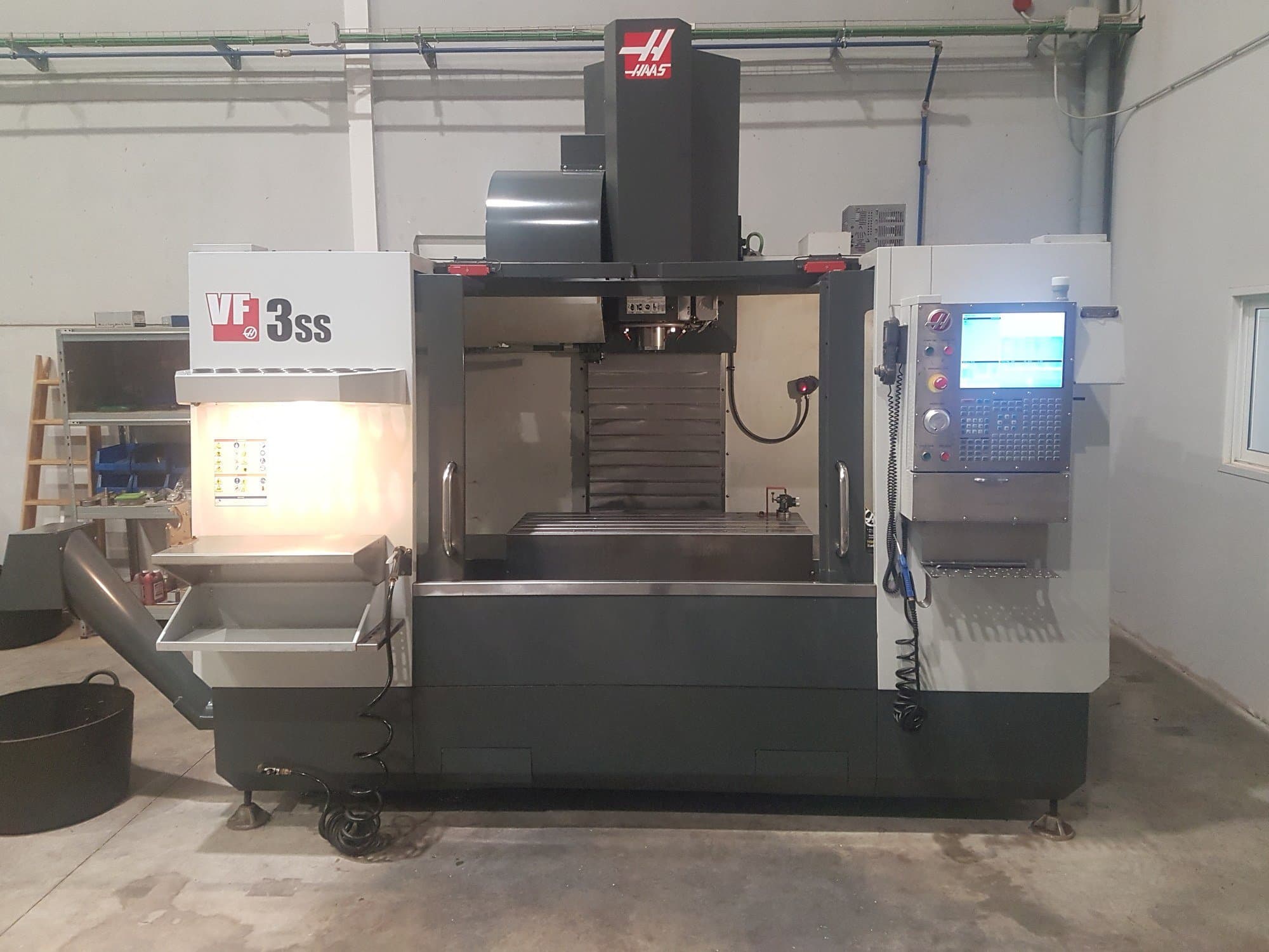 HAAS VF- 3SS Mašinos vaizdas iš priekio