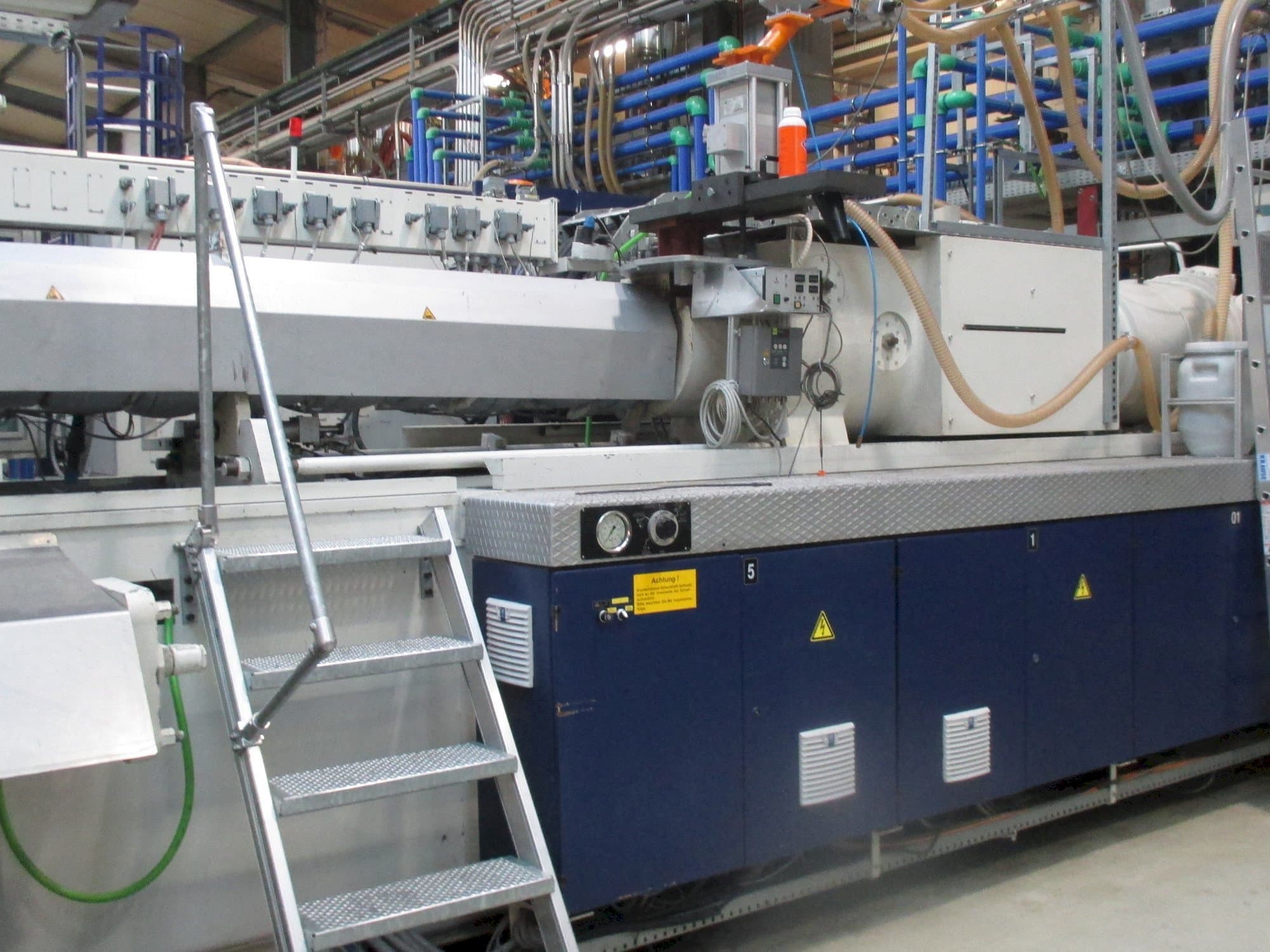 Krauss Maffei 1300/14700 MC Mašinos vaizdas iš priekio