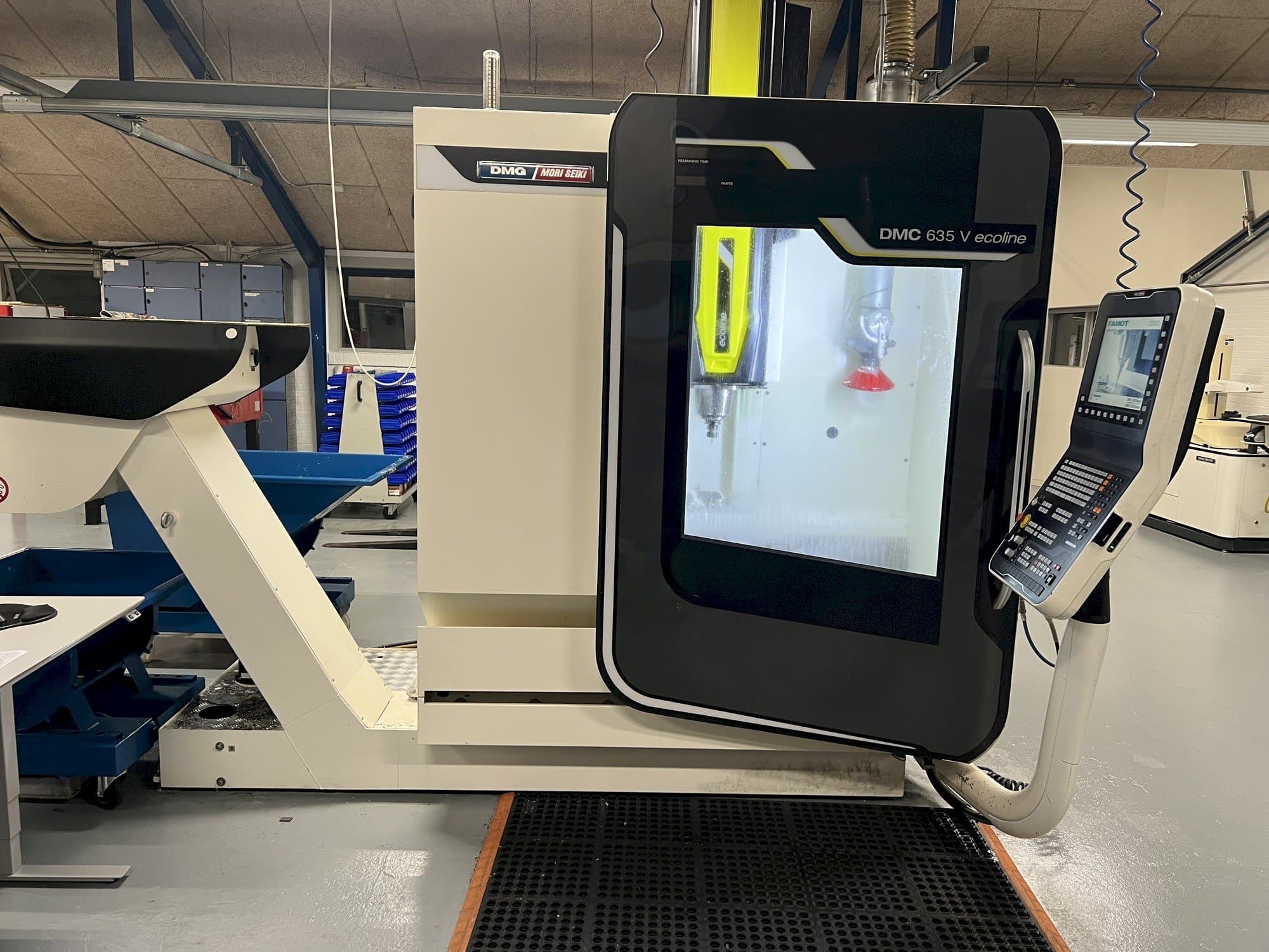 DMG Mori Seiki DMC 635 V ECOLINE Mašinos vaizdas iš priekio