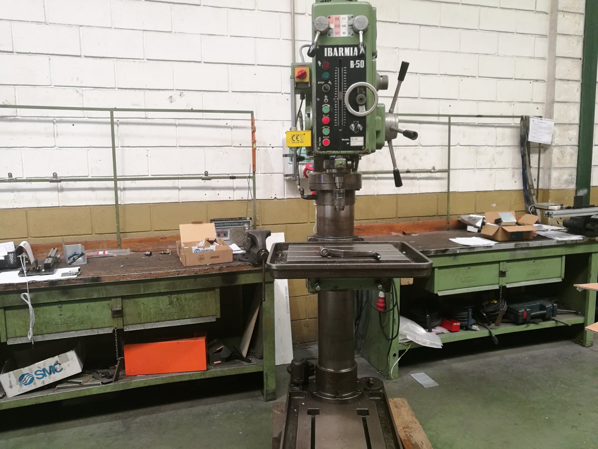 IBARMIA B-50 Mašinos vaizdas iš priekio