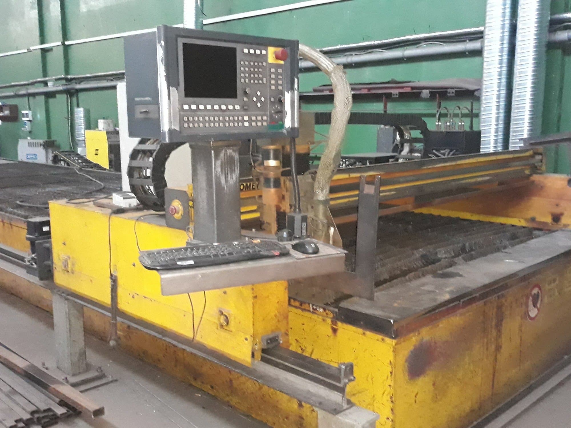 ESAB CXD-P 3000 Mašinos vaizdas iš priekio