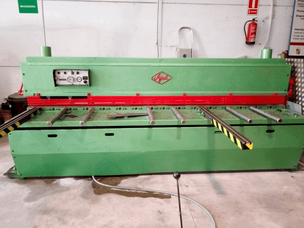 Ajial 630 CA Mašinos vaizdas iš priekio