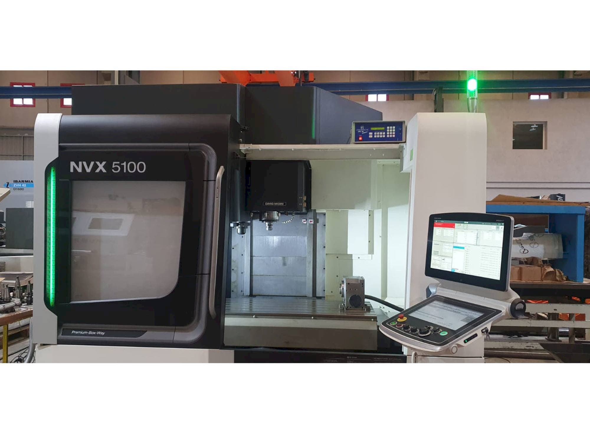 DMG MORI NVX 5100/40 Mašinos vaizdas iš priekio