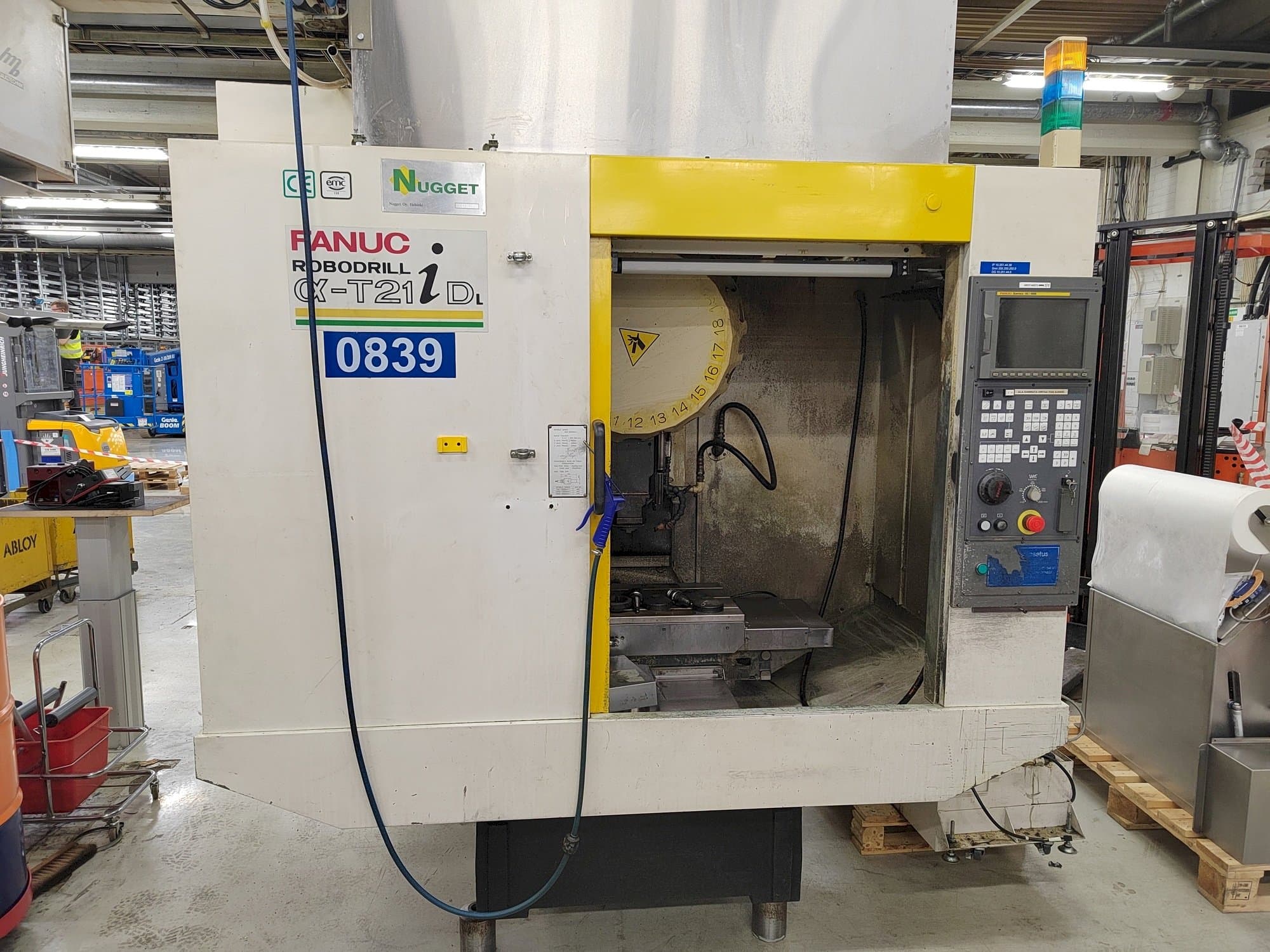 FANUC Robodrill Alpha-T21iDL Mašinos vaizdas iš priekio