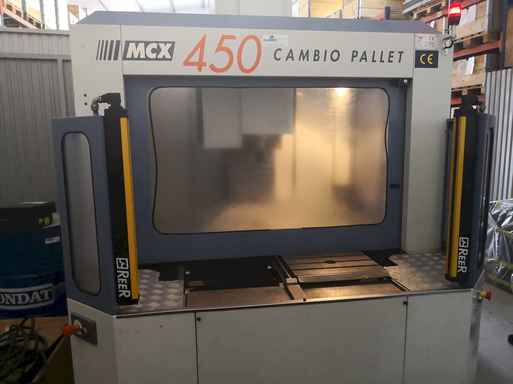 FAMUP MCX 450 Mašinos vaizdas iš priekio