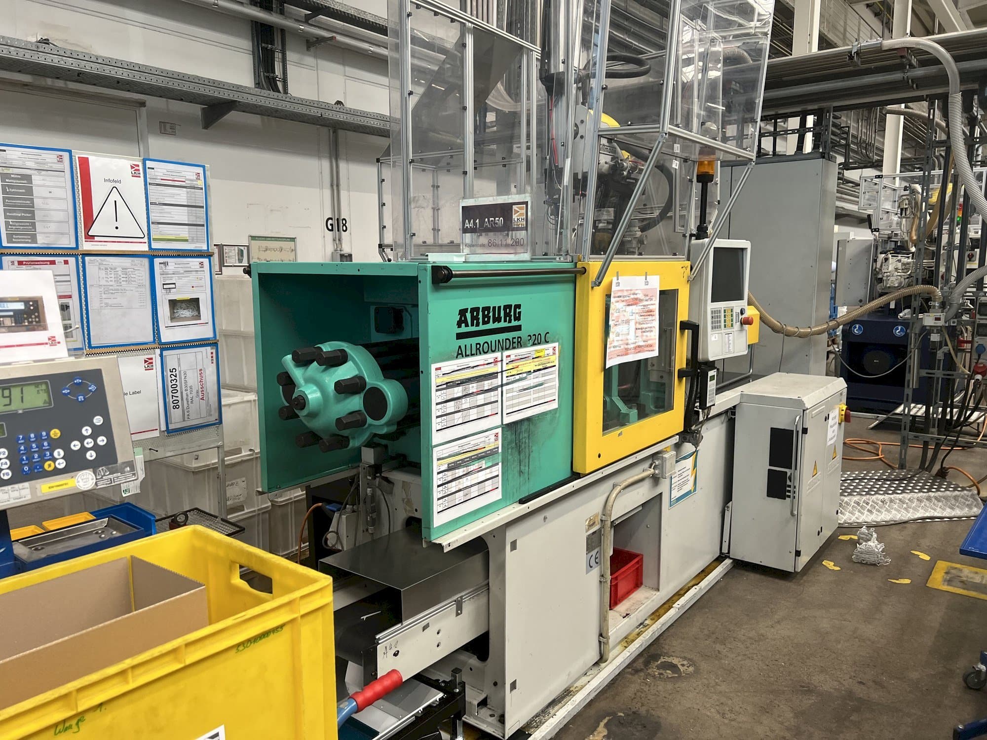 Arburg Allrounder 320C 500 - 170 Mašinos vaizdas iš kairės pusės