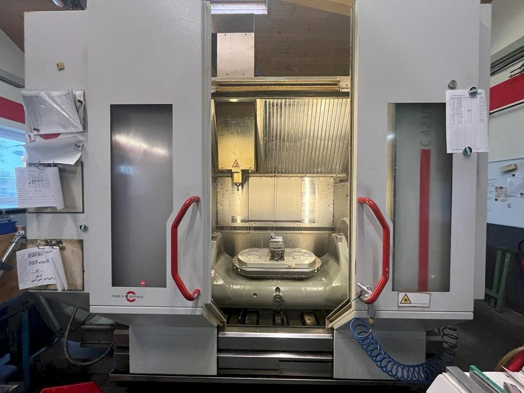 HERMLE C42 U Mašinos vaizdas iš priekio