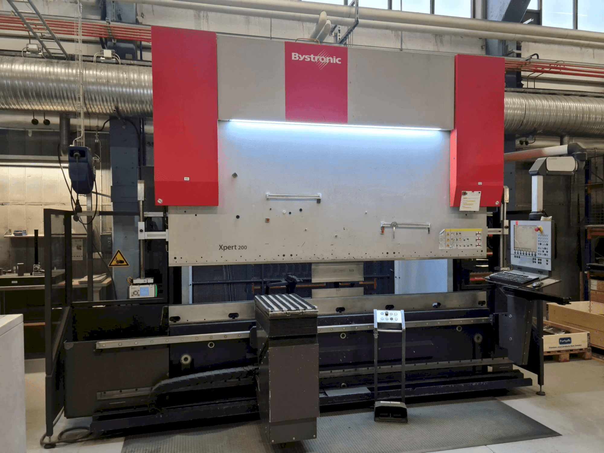 Bystronic Xpert 200 x 3100 Mašinos vaizdas iš priekio