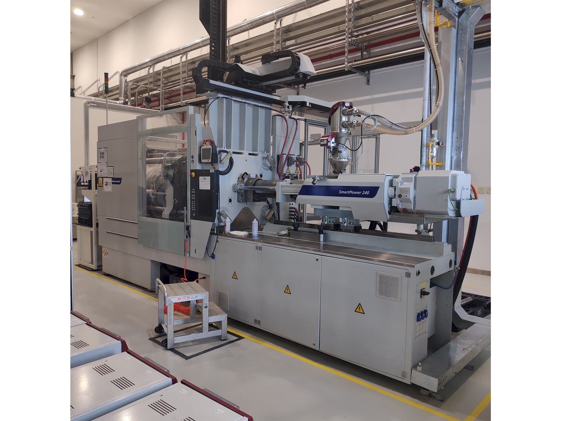 Battenfeld SmartPower 240-1000 Mašinos vaizdas iš priekio