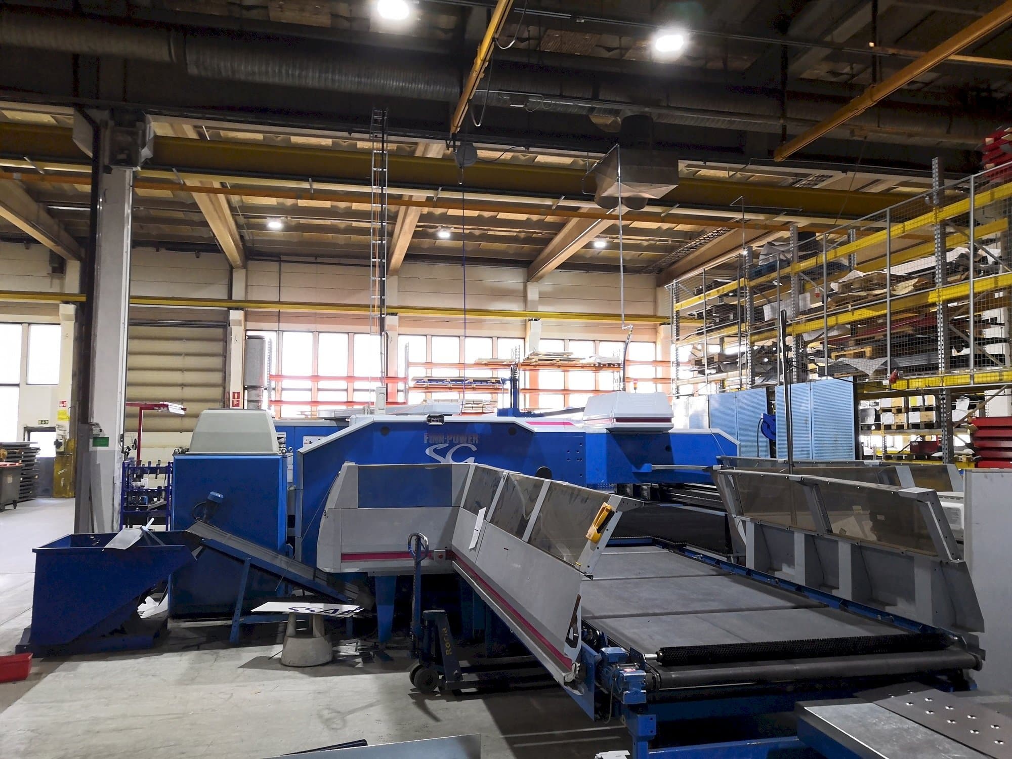 Finn-Power SG6 Mašinos vaizdas iš priekio