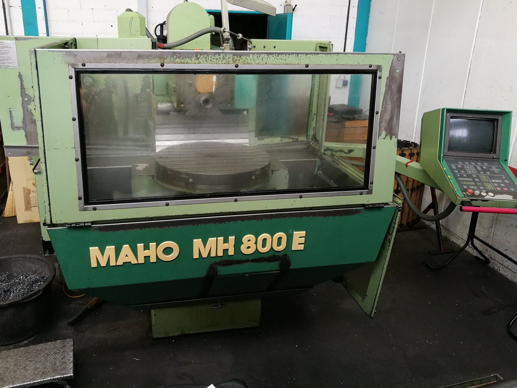 Maho MH 800 E Mašinos vaizdas iš priekio
