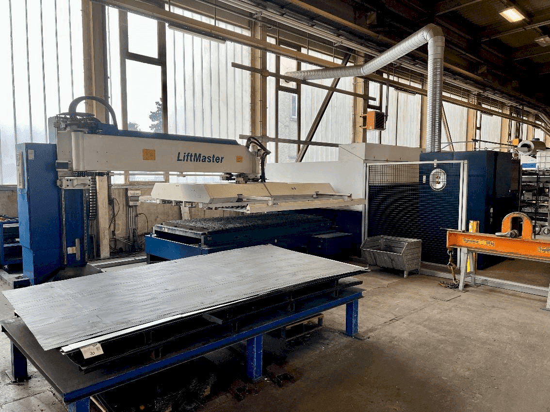 TRUMPF TruLaser 3030 Fiber Mašinos vaizdas iš priekio