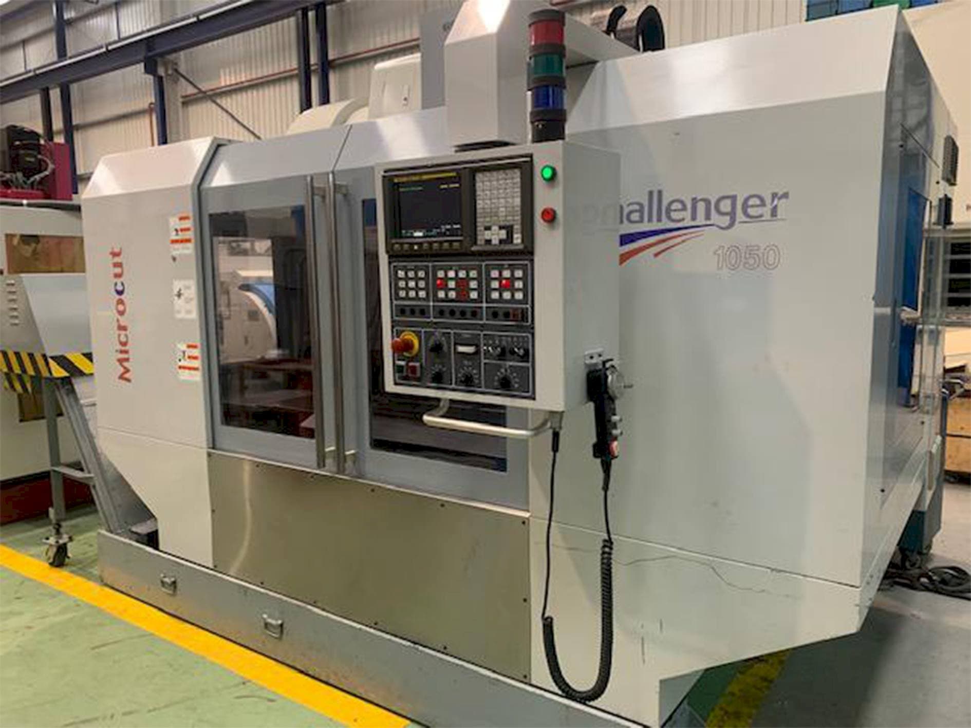 MICROCUT Challenger 1050 Mašinos vaizdas iš priekio