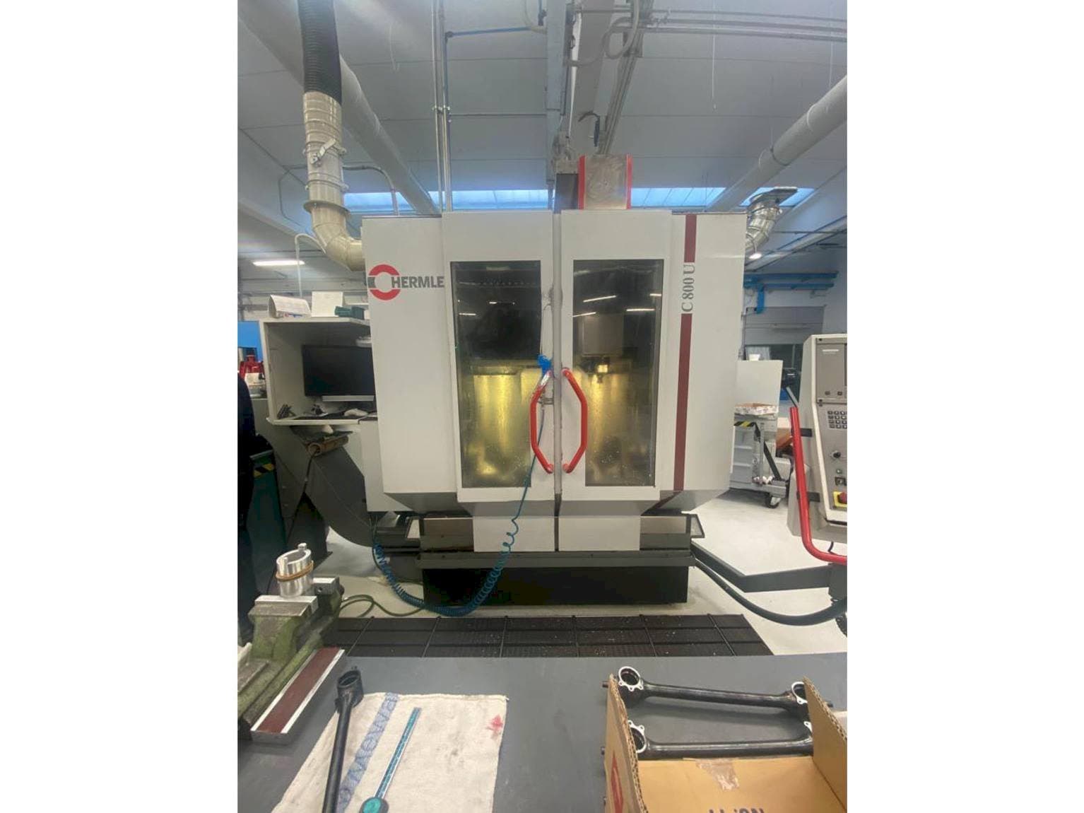 HERMLE C800U Mašinos vaizdas iš priekio