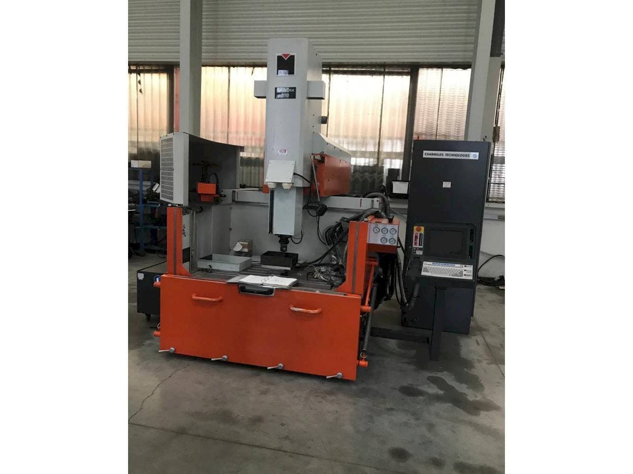 CHARMILLES ROBOFORM 810 Mašinos vaizdas iš priekio