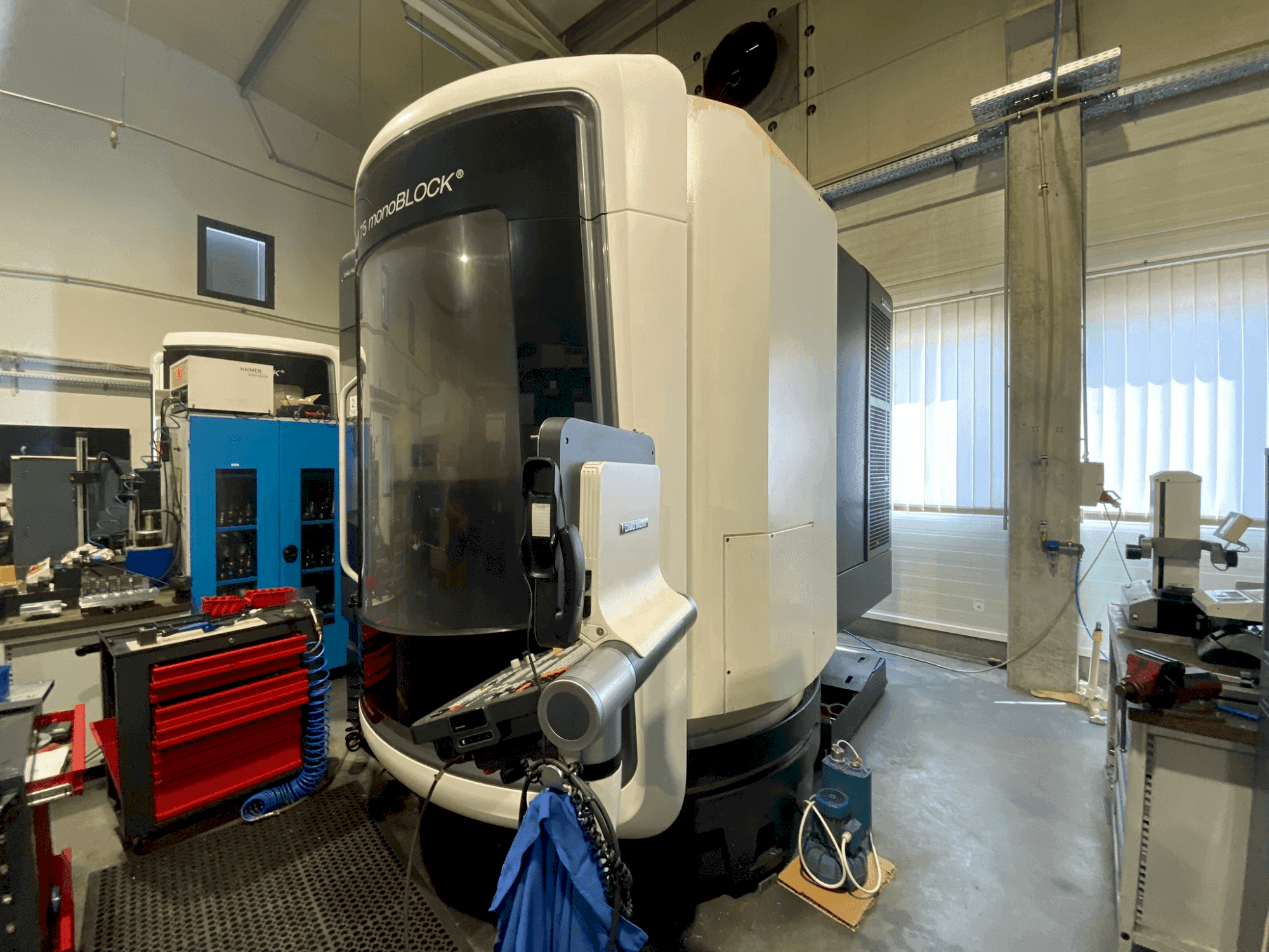 DMG MORI DMU 75 MonoBlock Mašinos vaizdas iš priekio