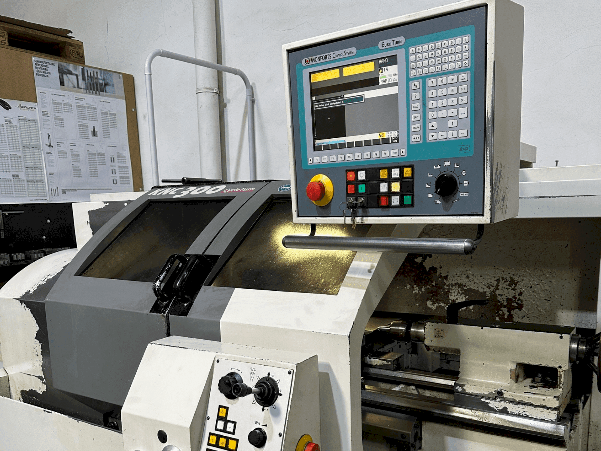 Monforts KNC 300 CycleTurn Mašinos vaizdas iš priekio