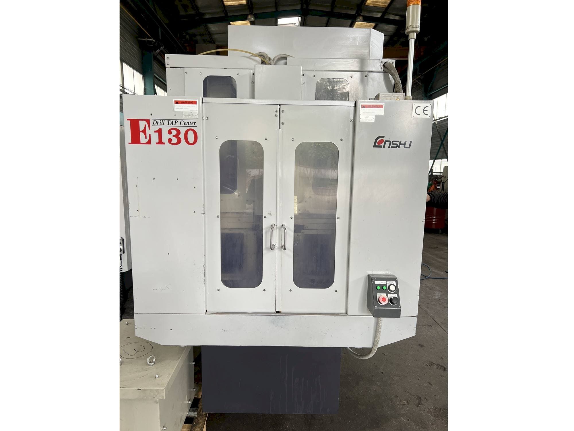 Enshu E130 Mašinos vaizdas iš priekio