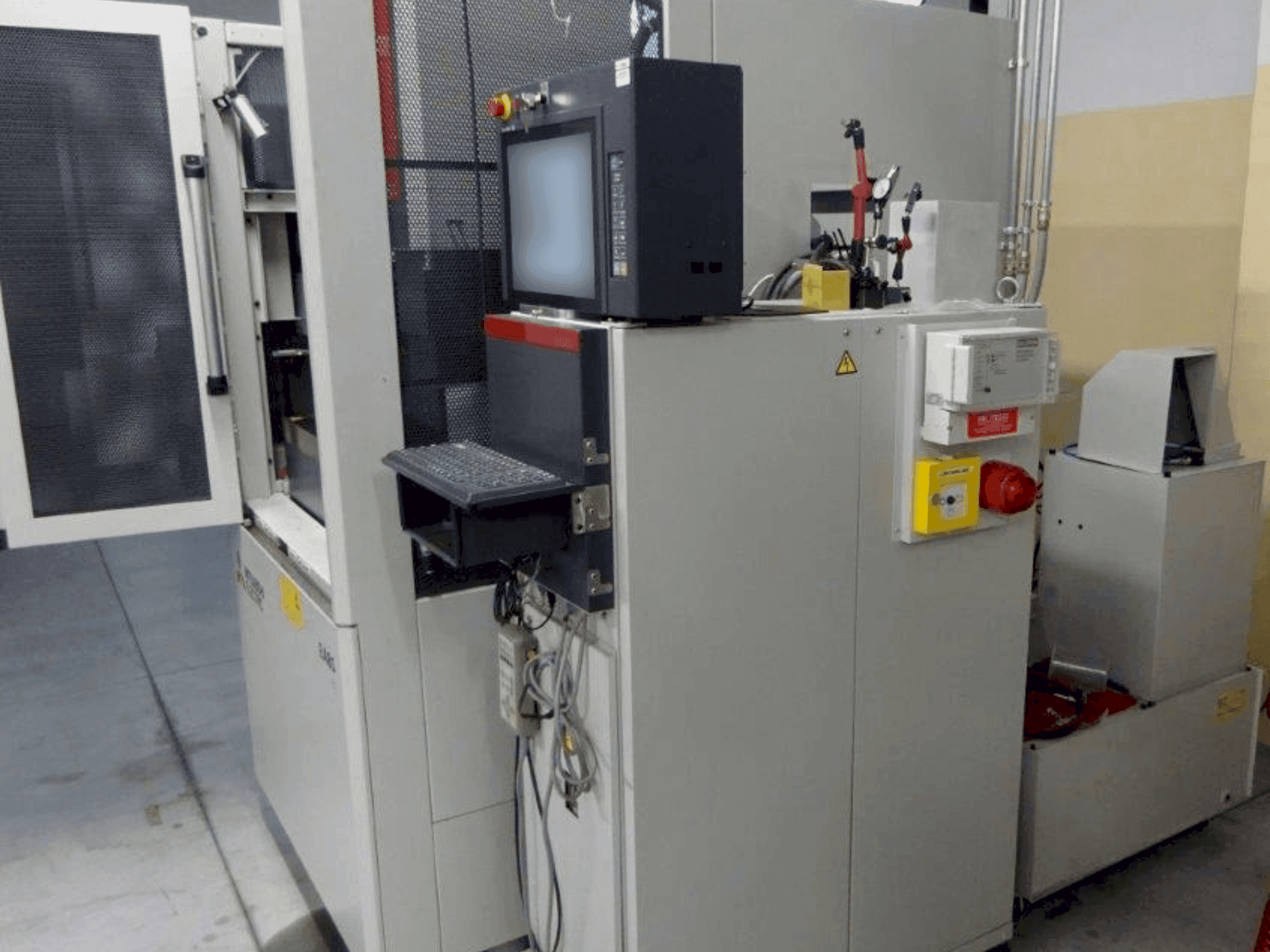 Mitsubishi Electric EA8-S Mašinos vaizdas iš priekio