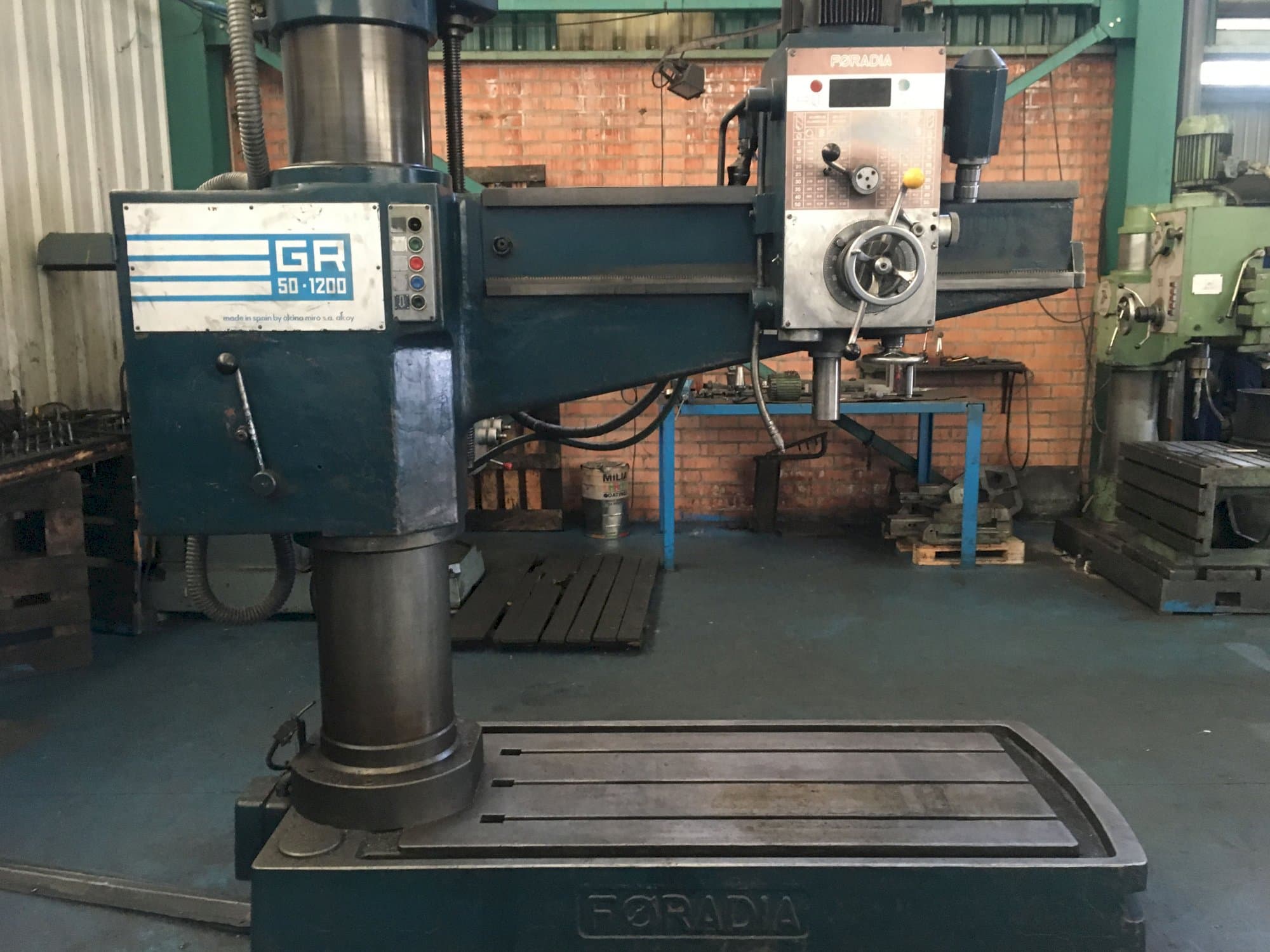FORADIA GR 50/1200 Mašinos vaizdas iš dešinės pusės