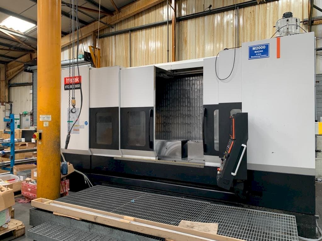 Mazak VTC-800/30SR Mašinos vaizdas iš priekio