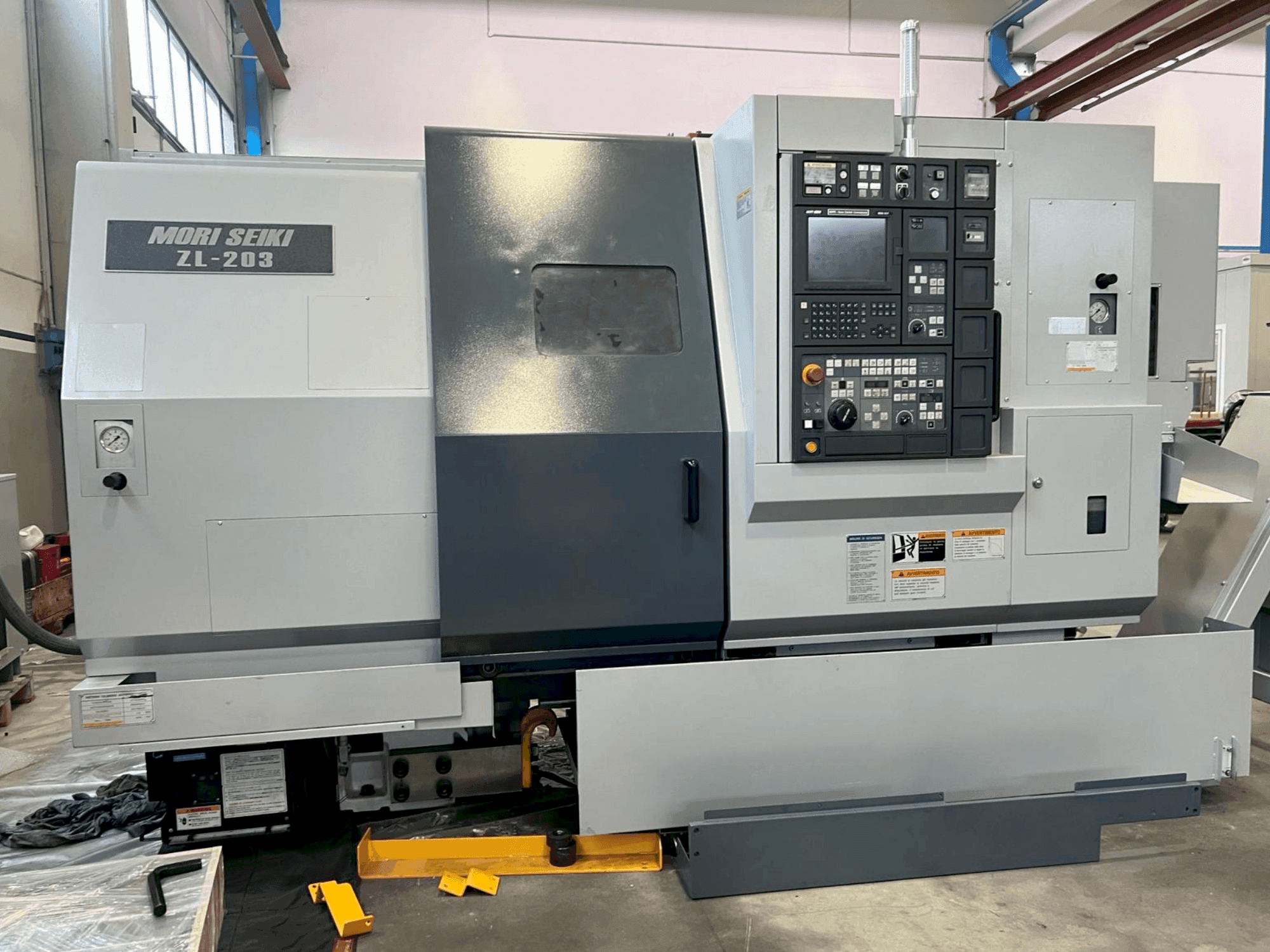 MORI SEIKI ZL-203SMC Mašinos vaizdas iš priekio