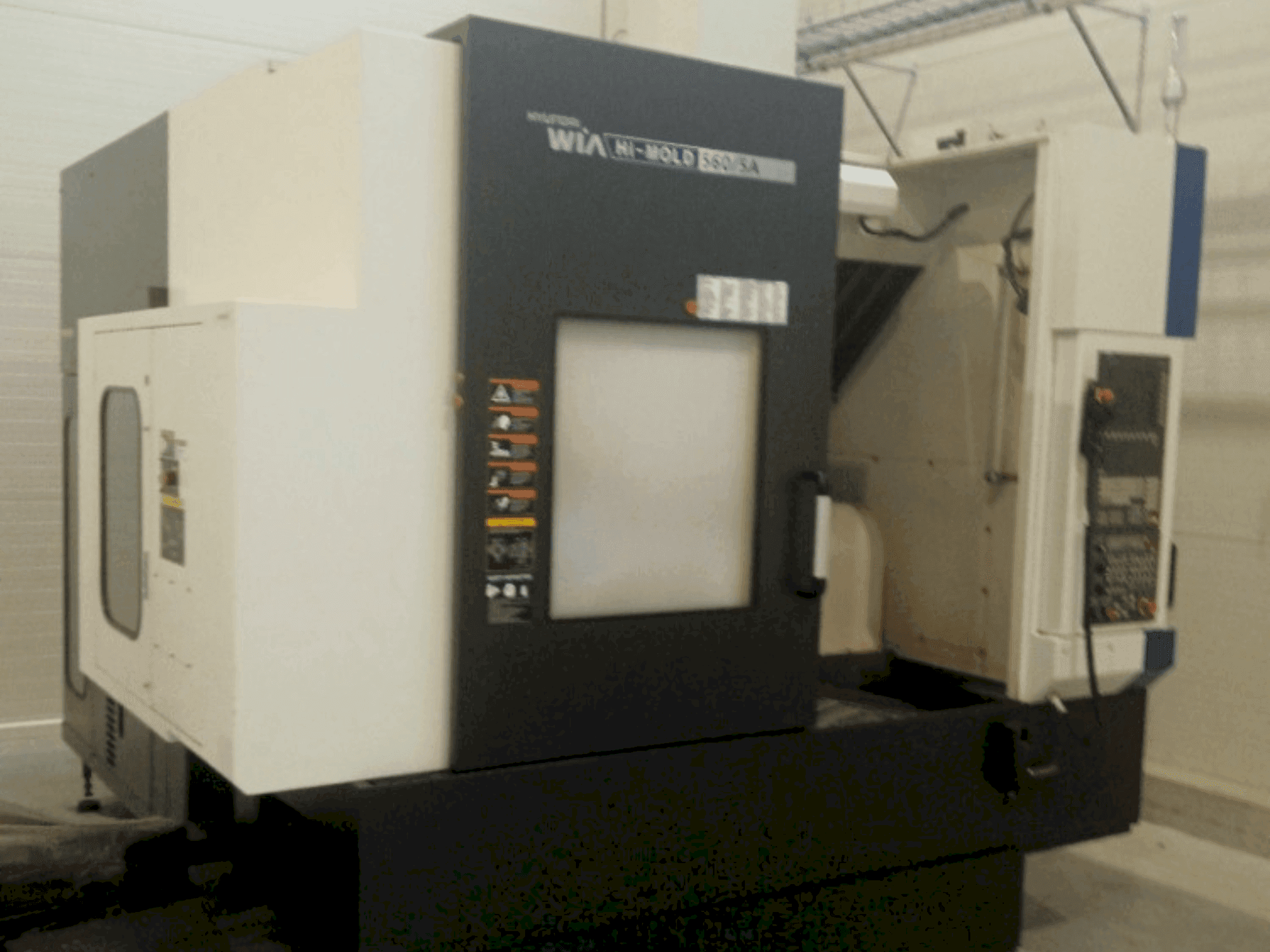 Hyundai Wia Hi-MOLD 560/5A Mašinos vaizdas iš priekio