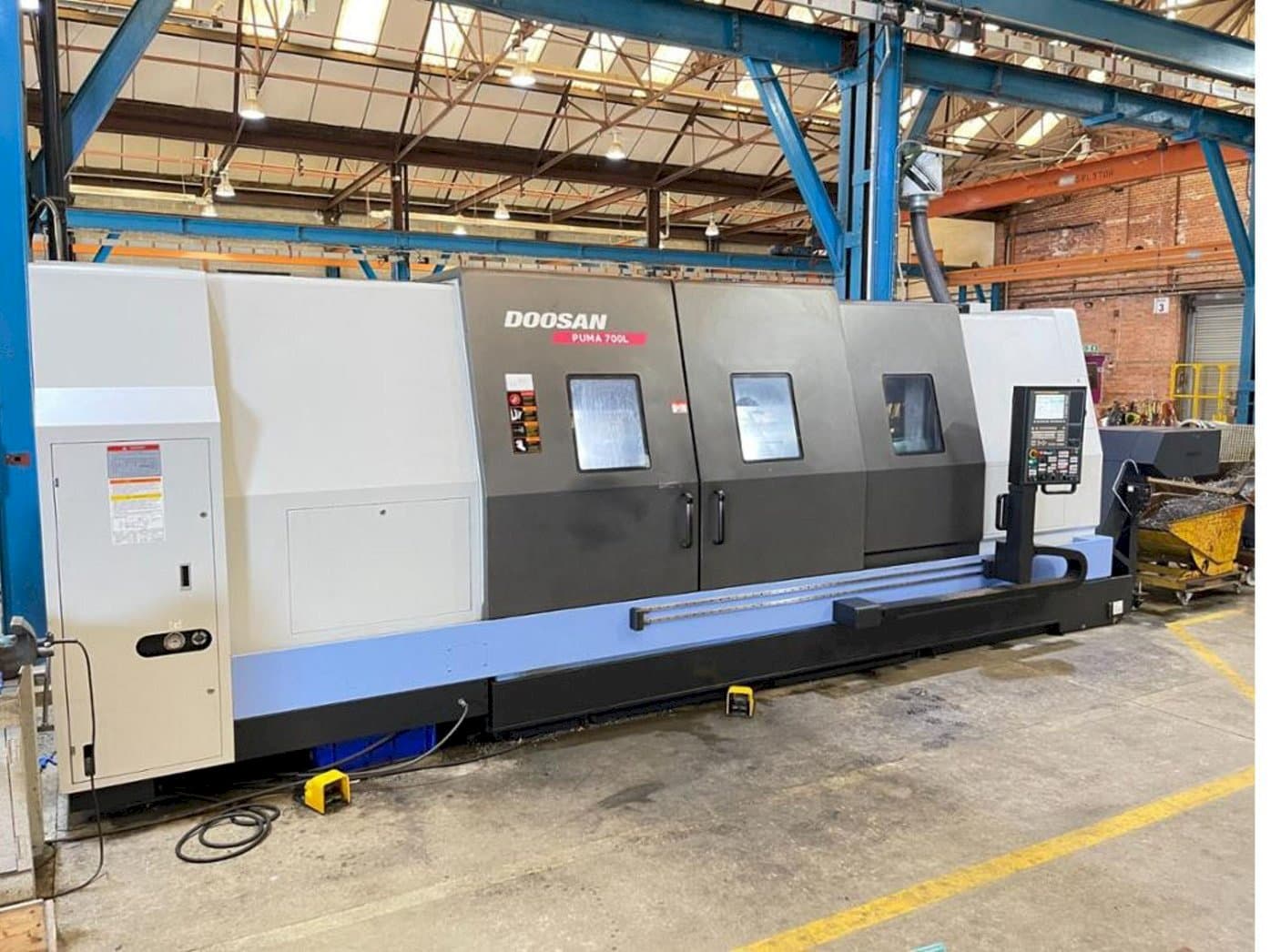 Doosan Puma 700L Mašinos vaizdas iš priekio