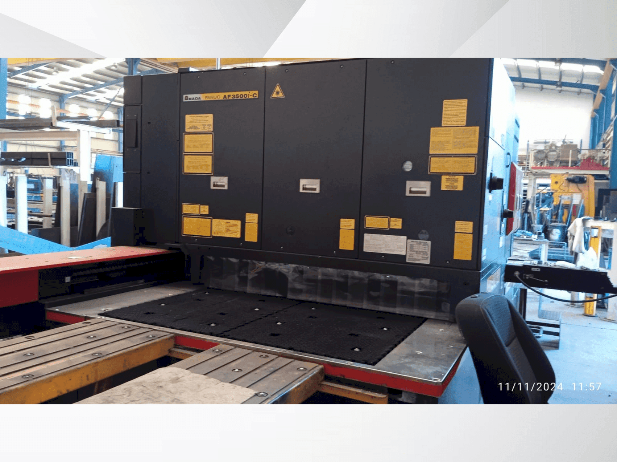 AMADA LC 2415αV Mašinos vaizdas iš priekio